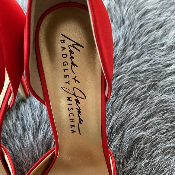 👠 - Picture 8 of 9